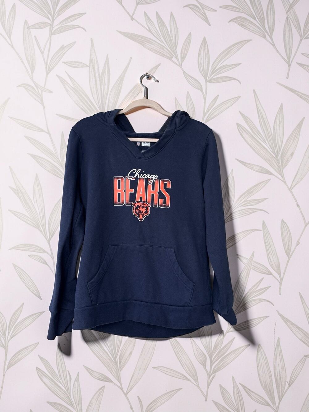 Chicago Bears NFL Hoodie Womens Medium Navy V Neck Team Apparel Pullover